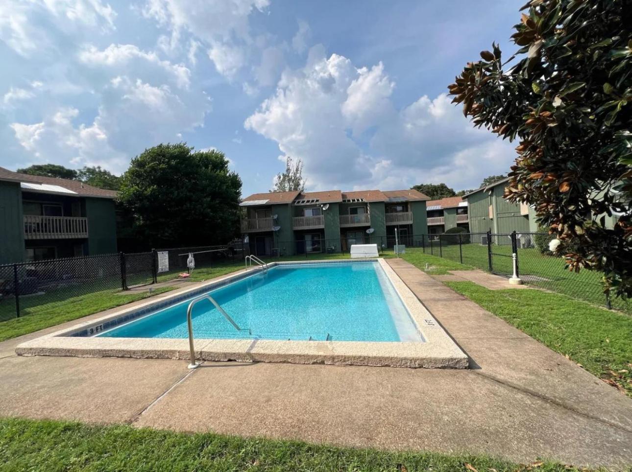 Modern 2 Bedroom Townhome Minutes From The Beach!! ฟอร์ตวัลตันบีช ภายนอก รูปภาพ